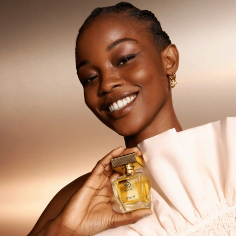 Set Giordani Gold Essenza cu apa de parfum 50 ml si mini parfum 8 ml, aroma floral-lemnoasa luminoasa pentru femei [7]