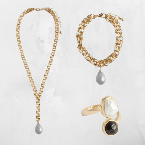 Set inel, colier și brățară Avon Lestari – bijuterii elegante aurii cu detalii fine și perle decorative, ideal pentru cadou sau ocazii speciale [1]