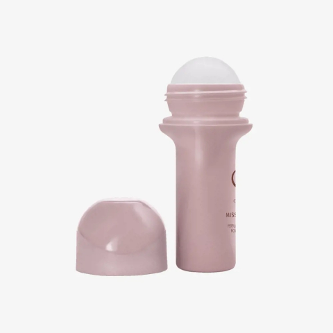 Set Oriflame Giordani Gold Miss Giordani pentru femei, apa de parfum 50 ml si deodorant roll-on antiperspirant parfumat 50 ml, aroma floral fructat lemnoasa [11]