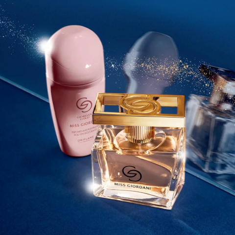 Set Oriflame Giordani Gold Miss Giordani pentru femei, apa de parfum 50 ml si deodorant roll-on antiperspirant parfumat 50 ml, aroma floral fructat lemnoasa [1]
