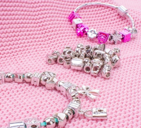 Set pentru creat bratari si lantisoare pentru copii, cu pandantive, margele si accesorii pentru bijuterii, multicolor, aproximativ 110 elemente [5]