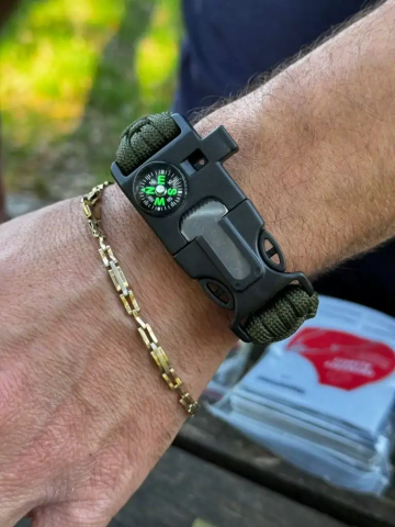 Set supravietuire multifunctional outdoor Marime M 14 accesorii cutie etansa ABS IP54 negru pentru camping si urgente [8]