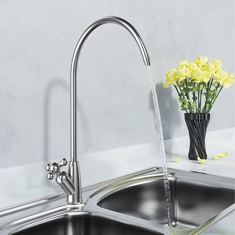 Sistem filtrare apa alb 36.5 x 38 cm, cu osmoza inversa, 3 carcase filtrante, membrana RO, robinet separat, pentru montaj sub chiuveta [1]