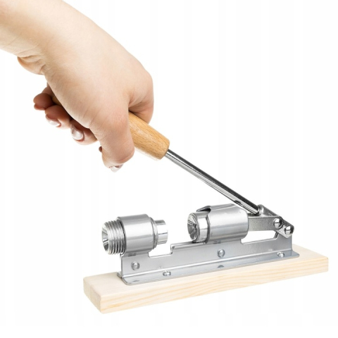 Spargator de nuci manual, cu suport din lemn, 20x16x5 cm – structura solida, design stabil si eficienta ridicata in spargerea oricarui tip de nuci [5]