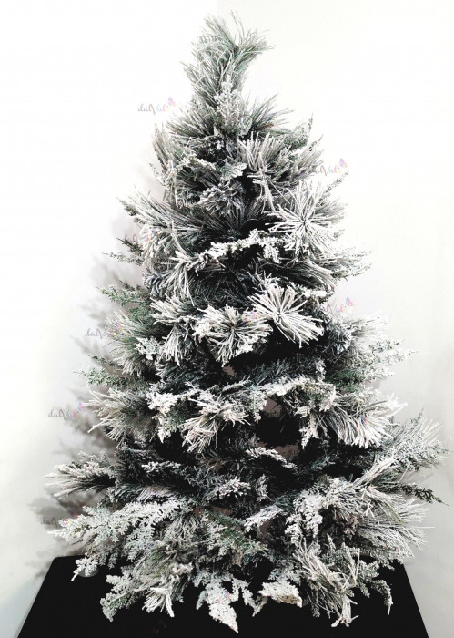 Brad artificial Premium cu zapada si conuri 180cm [5]