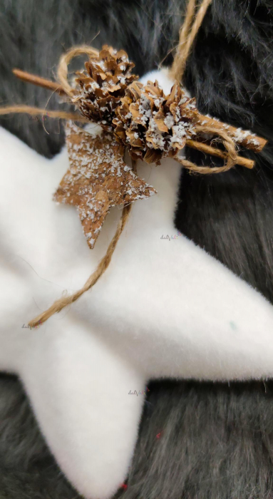 Decoratiune brad steluta alba 13cm [2]