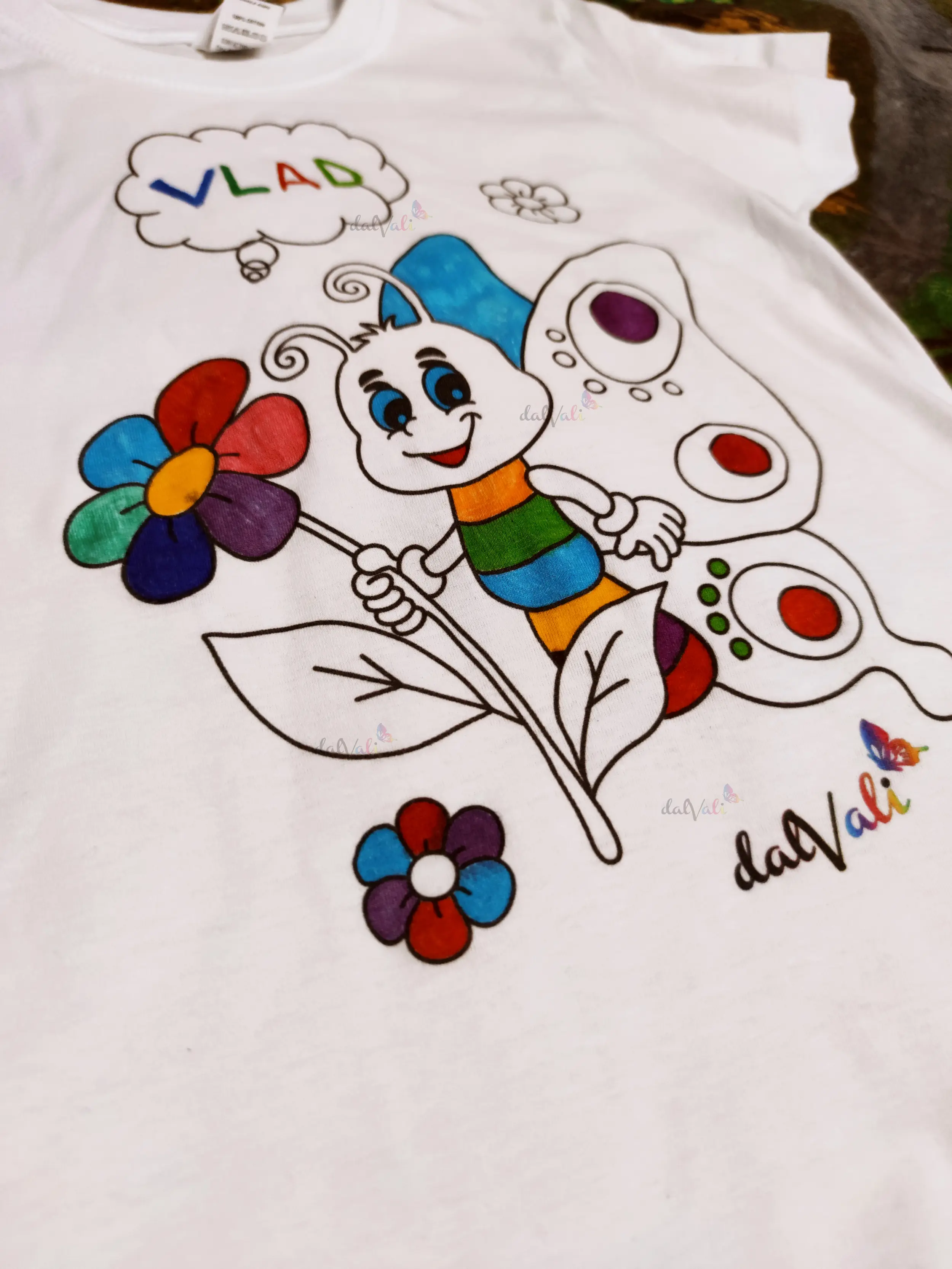 TRICOU EDUCATIV DE COLORAT FLUTURAS [3]