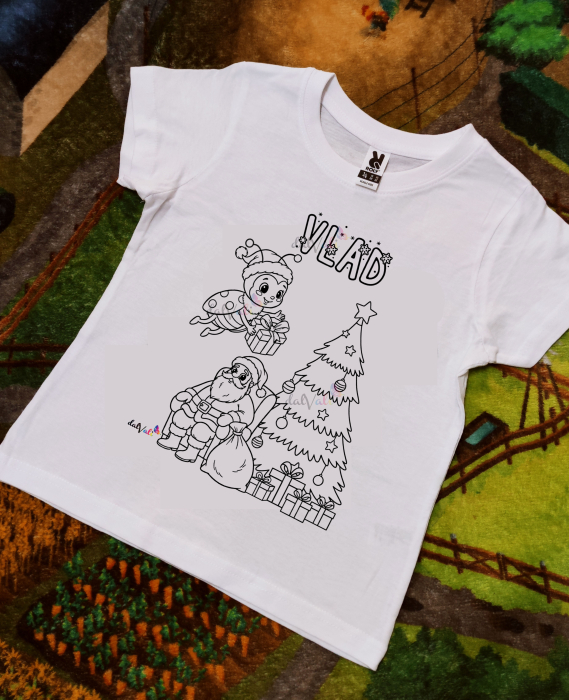 Tricou educativ de colorat Mos Craciun - Buburuza langa Brad [2]