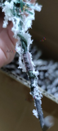 Brad artificial Premium cu zapada si conuri 150cm [14]