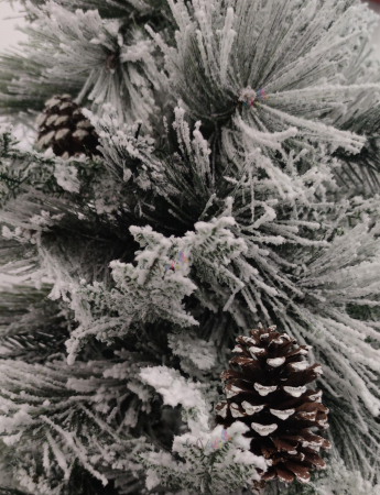 Brad artificial Premium cu zapada si conuri 150cm [12]