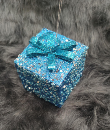 Decoratiune brad cadou 8cm [0]