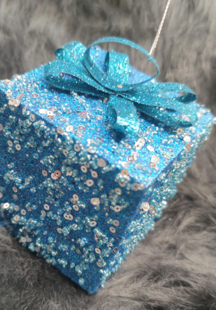 Decoratiune brad cadou 8cm [1]