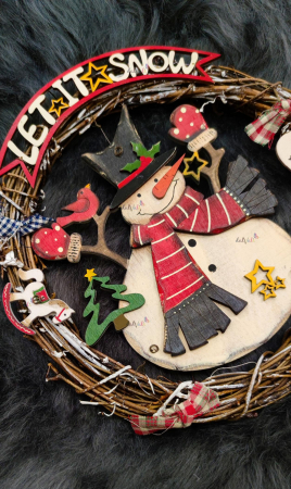 Decoratiune Craciun coronita lemn om de zapada 25cm [1]