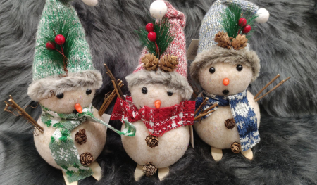 Decoratiune Craciun Om de zapada pe schiuri 32cm [1]