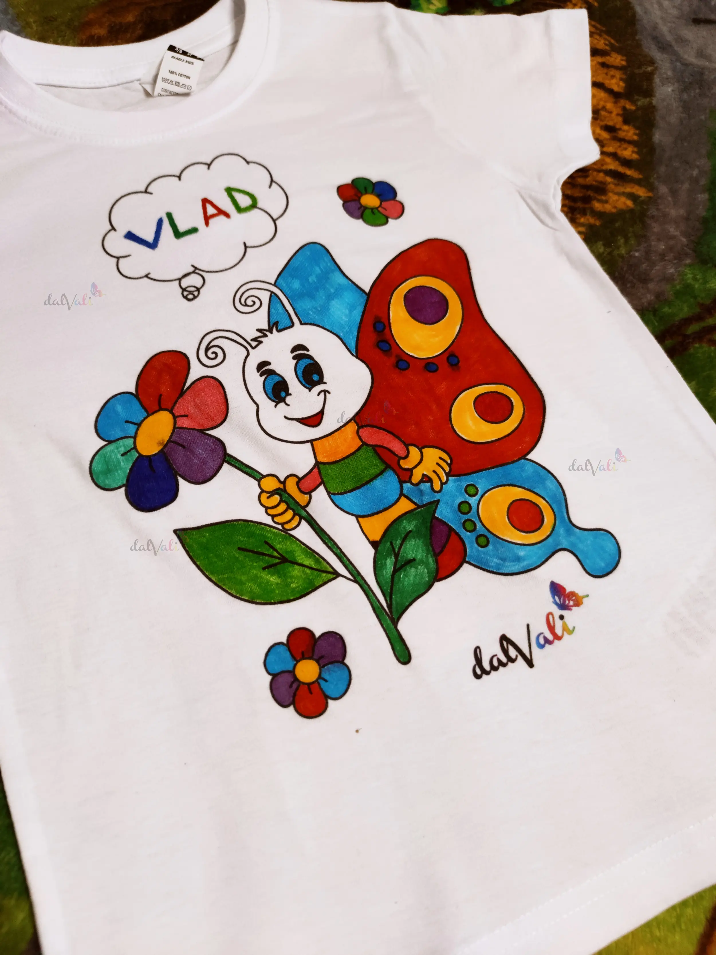 TRICOU EDUCATIV DE COLORAT FLUTURAS [6]