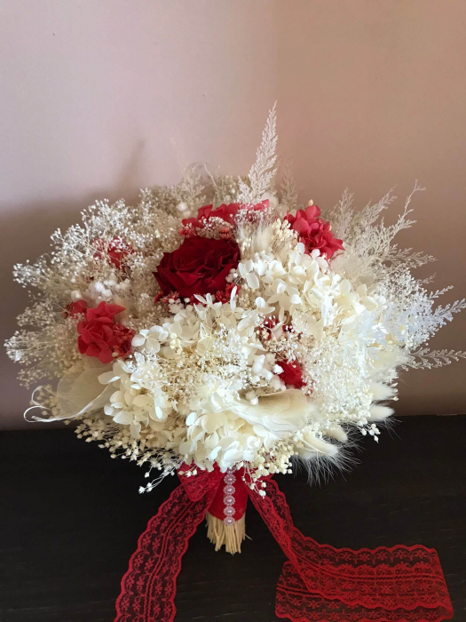 Buchet flori cu trandafir cret [1]