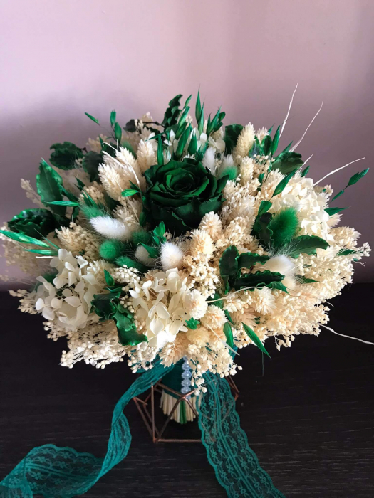 Buchet flori cu trandafir verde smarald [1]