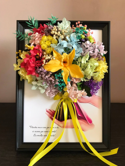 Buchet flori in rama neagra [3]