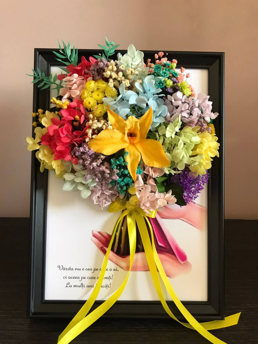 Buchet flori in rama neagra [2]