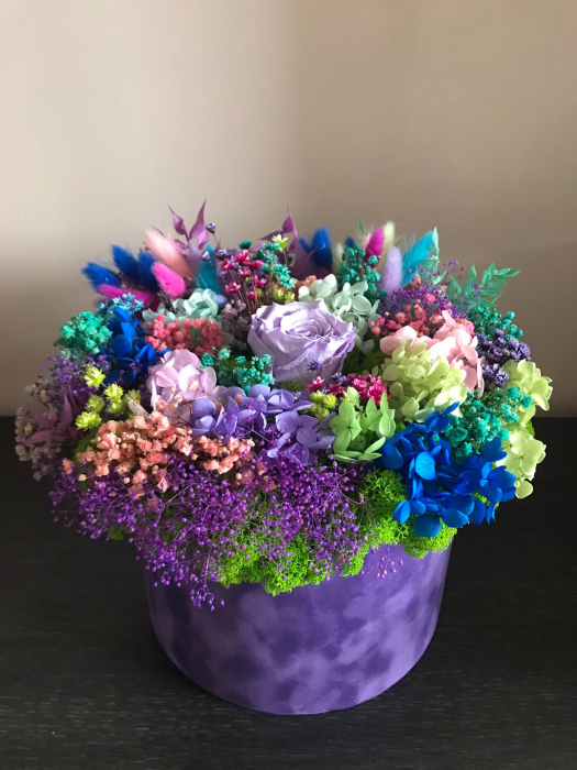 Aranjament floral in cutie catifea [3]