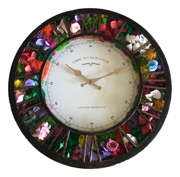 Ceas decorat cu licheni [2]