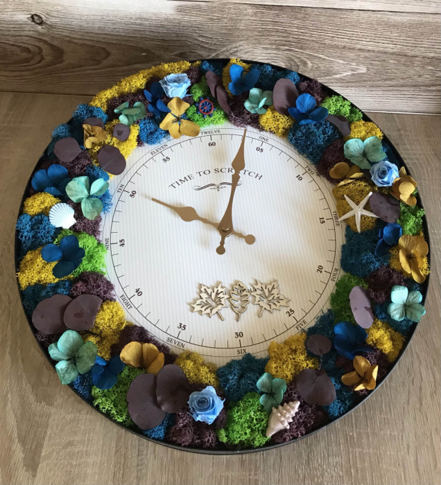 Ceas decorat cu licheni [4]