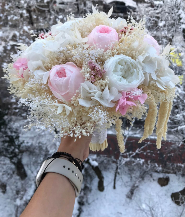 Buchet flori si lumanari fagure cu bujori criogenati [9]