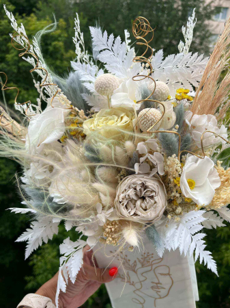 Aranjament floral in suport carte [1]