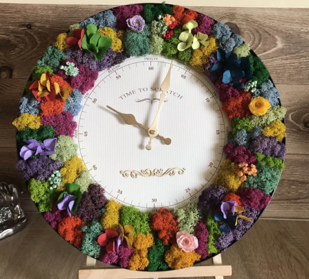Ceas decorat cu licheni [2]