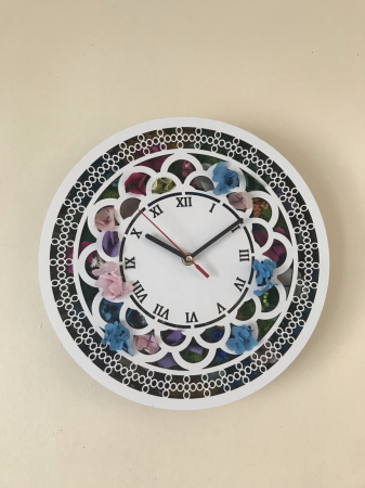 Ceas decorat cu licheni [2]