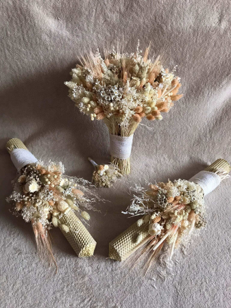 Pachet nunta - Pachet lumanari fagure pentru nunta, buchet flori mireasa si cocarda ginere