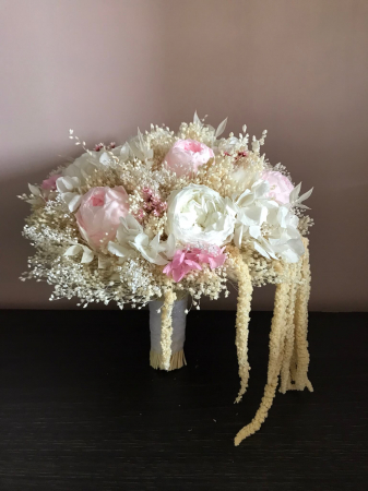 Buchet flori si lumanari fagure cu bujori criogenati [5]