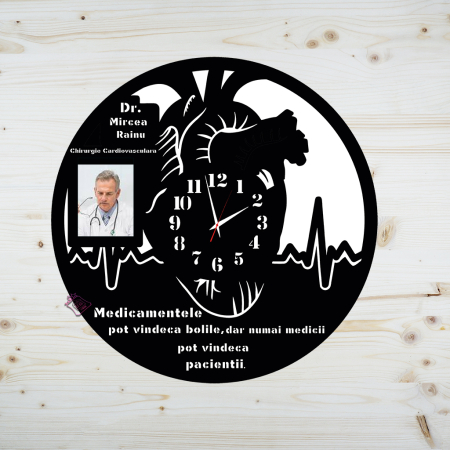 Ceasuri - Ceas de perete,1 poza,personalizat pentru Medic chirurgie cardiovasculară, model INIMA