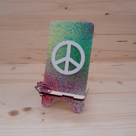 Decorațiuni din lemn - suport telefon personalizat