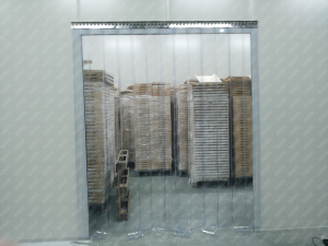 Perdea din fasii pvc - Perdea PVC moale transparenta Dimesiuni Perdea: L 1000 x H 2900 mm, temepratura normala.