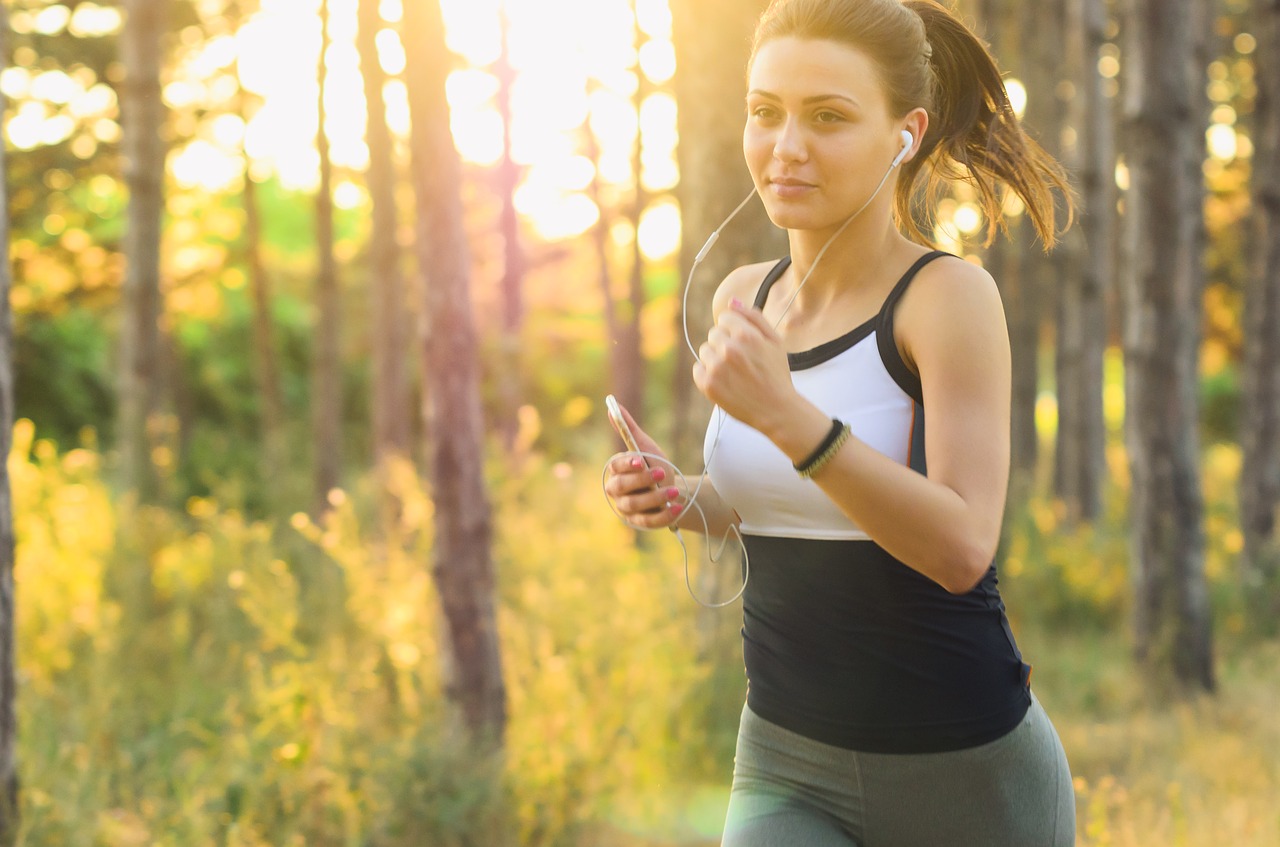 Ținuta sport – cu ce te îmbraci la alergat?