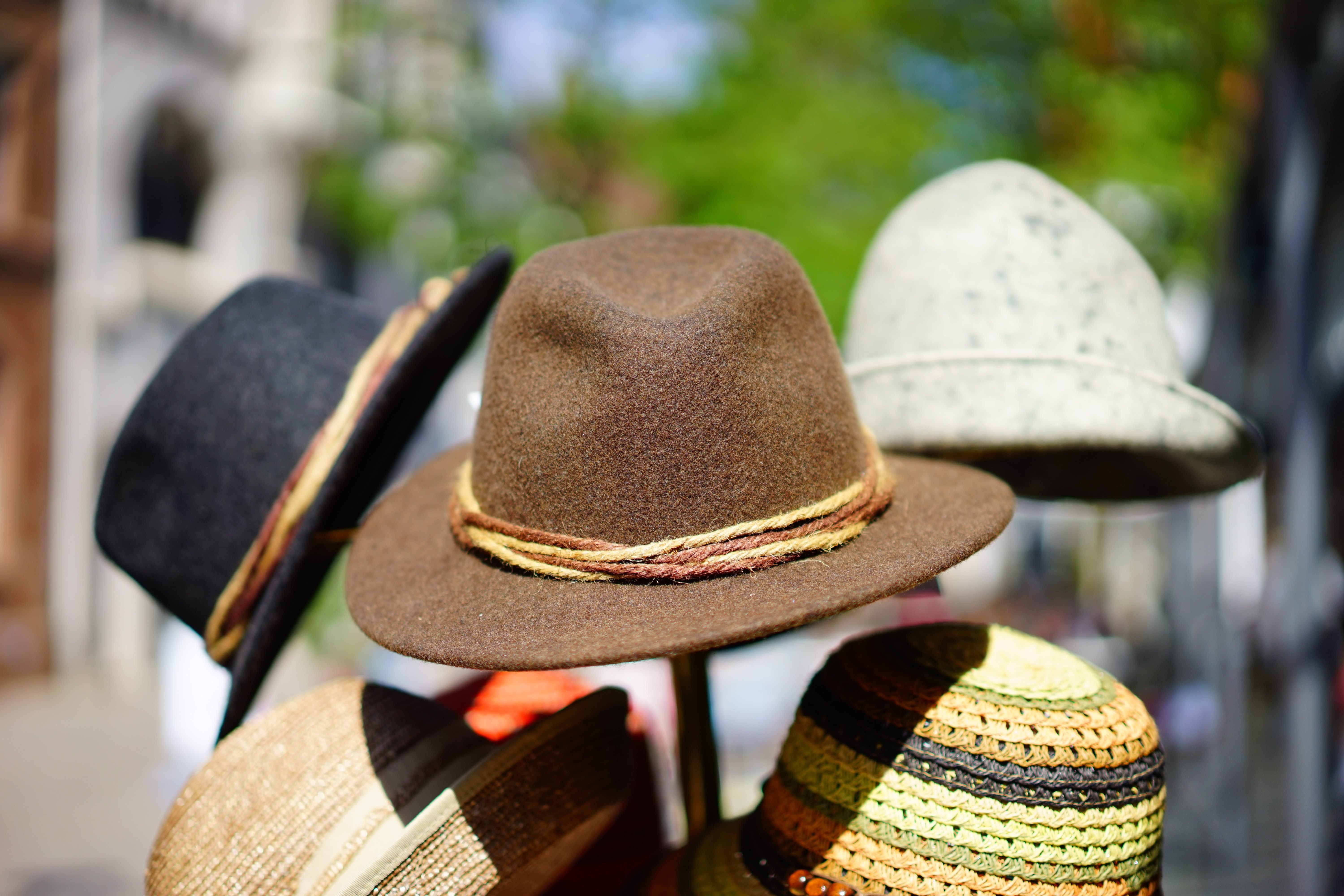 Pălăria, un accesoriu ușor de purtat pentru zile de toamnă