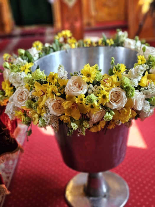 Decor cristelniță botez „Raze de Soare” Iași flori naturale galbene [4]