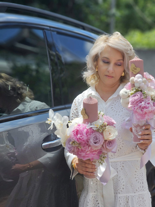 Lumânări botez Iași flori naturale roz bujori și trandafiri premium [4]