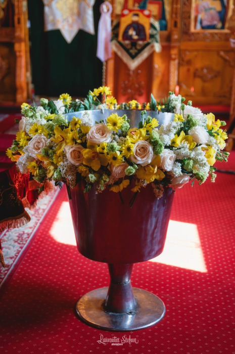 Decor cristelniță botez „Raze de Soare” Iași flori naturale galbene [2]