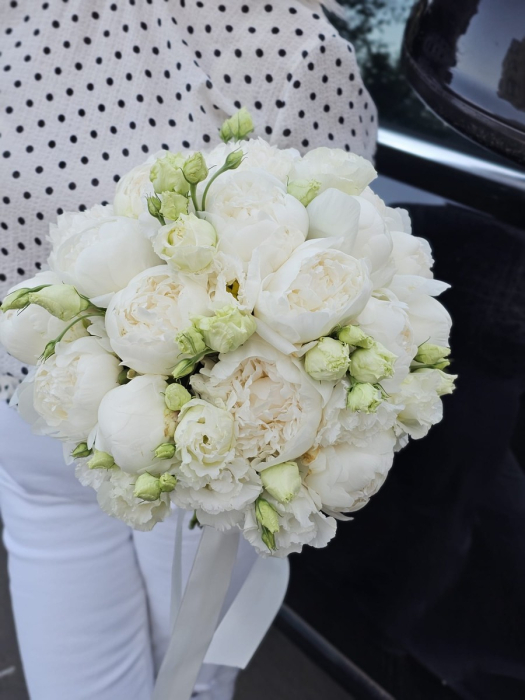 Buchet mireasă bujori albi Iași – design elegant [6]
