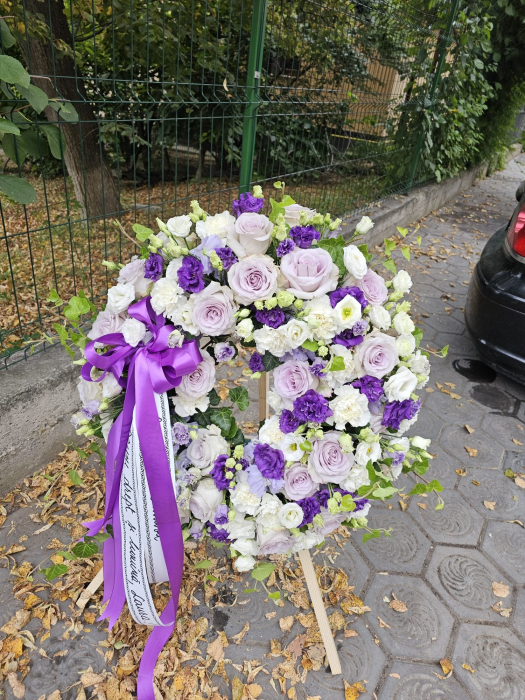 coroana-funerara-mov-alb-premium-iasi-trandafiri-lisianthus.jpg [2]