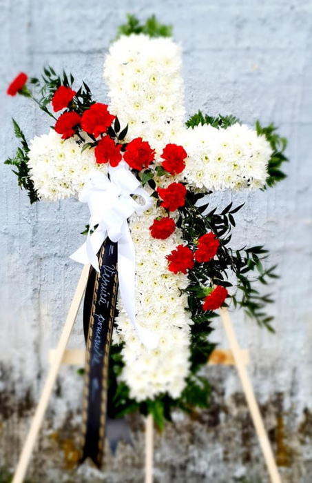 Cruce funerara alba [2]