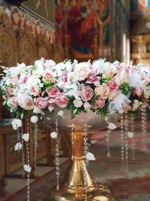 Decor cristelnita cu pene, cristale si flori [6]