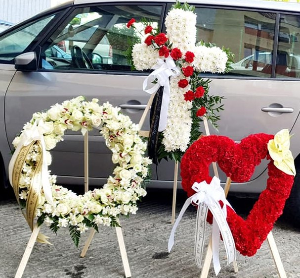Inima funerara din garoafe [3]