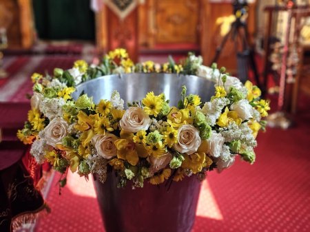 Decor cristelniță botez „Raze de Soare” Iași flori naturale galbene [2]