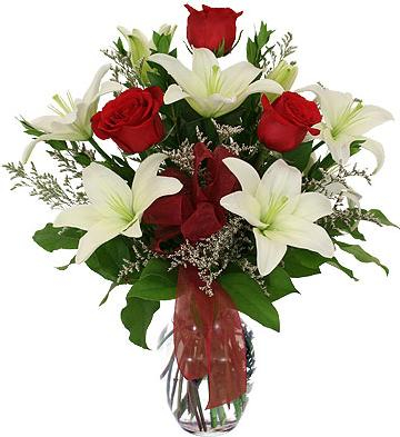 Buchete flori - Buchet crini cu trandafiri
