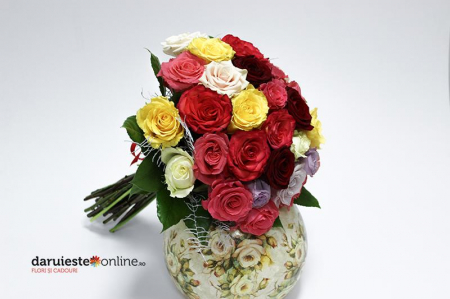 Buchete flori - 31 Trandafiri multicolori