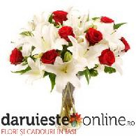 Buchete flori - Te iubesc – buchet cu crini și trandafiri roșii Iași