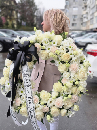 coroana-funerara-alb-crem-trandafiri-80cm-iasi [1]